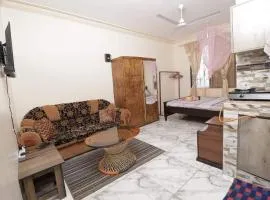 Lux Suites Ganjoni Studio Apartment