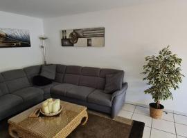 Zentrale Messe/Ferien Whg mit Garten & Parkplatz, pet-friendly hotel in Ratingen