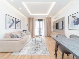 Salus Hill Condo with private Garage, hotell i Budva