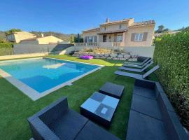 B&acirc;tisse Proven&ccedil;ale, vila v destinaci Gr&eacute;oux-les-Bains