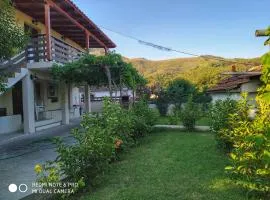 Poli's Ideal Holiday Home - Fully renovated !
