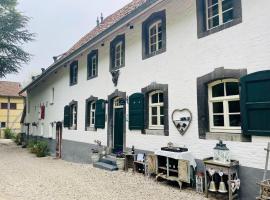 Attractively furnished holiday home in Slenaken, hotel in Slenaken