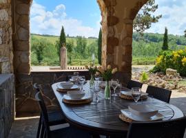 VAL D'ORCIA DELUXE 3, incantevole casa con vista sulle colline, WiFi e parcheggio, hotel sa San Giovanni dʼAsso