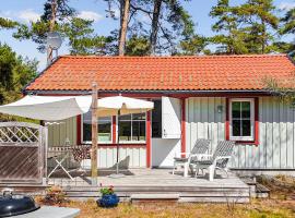 Amazing Home In Lderup With Kitchen, hotell i Löderup