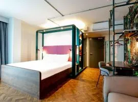 YOTEL Manchester Deansgate