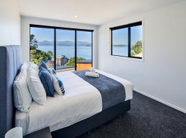 Brand New Townhouse with Ocean Views, hotel v destinaci Wellington