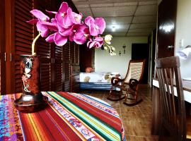 Casa Xunaan Kab, hotell i San Salvador