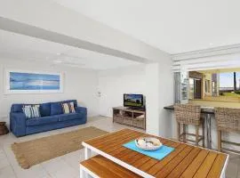 Ashwood 100 Meters To Beach, Shops, Cafes Accom Holidays