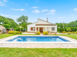 Gorgeous Home In Maanet De La Selva With Kitchen, casa a Maçanet de la Selva