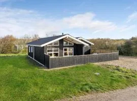 Nice Home In Vestervig With 3 Bedrooms, Sauna And Wifi