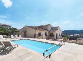 Awesome Home In Roquebrun With Wifi, Private Swimming Pool And 4 Bedrooms