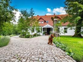 Comfortable holiday villa in the countryside, 8 bedrooms, 9 bathrooms, Be czna, smeštaj za odmor 