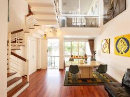 420 House- up to 10 guests in central Bangkok., kotedžas Bankoke