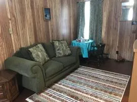 A Quaint, Private 1 Bdrm Apt