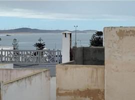 Newly renovated riad, sea view and four ensuites, hotel in Essaouira