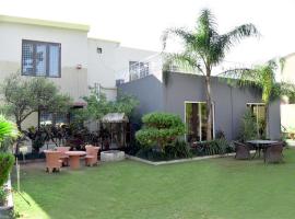 Cape Town Guest House, hotel em F-7 Sector, Islamabad