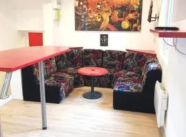 05 - Très joli 3 pièces neuf 2 chambres, logement tout équipé pour 1 à 4 personnes maximum, vue sur jardin avec parking privatif, grand fourgon possible, tout le linge de maison est fourni