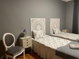 Skrunda Apartments Elvira, hotel com banheiras de hidromassagem em Skrunda