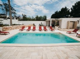 Le canne Pool and Relax, guest house in Pulsano