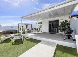 VILLAS NEW LANZASUITES PLUS, biệt thự ở Playa Blanca