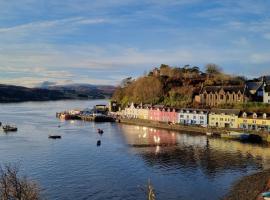 Pink House Skye, hotel a Portree