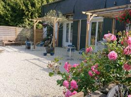 Le Black Dog Pub, Bed & Breakfast in Saint-Aignan