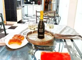 ELEGANT 3 BEDROOMS, Wifi free