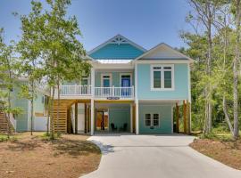 Coastal North Carolina Retreat - Walk to Beach!, hotel en Oak Island