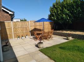 Beachgrass 15 minutes walk from South Beach Heacham, dog friendly، فندق في هيشام