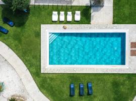 Marble Pool Villa, hotel din Pastida