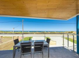 Ocean Surf - Luxury Apartment with Ocean Views, lyxhotell i Lancelin