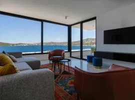 Breathtaking Seafront Elegance Luxury Penthouse