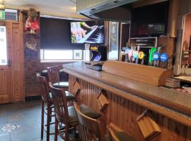 O'Connors Bar Restaurant and Guesthouse บีแอนด์บีในDromore