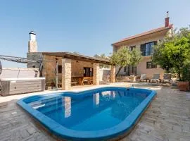 Beautiful Home In Betina With 4 Bedrooms, Wifi And Outdoor Swimming Pool