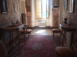 Villa Giulia, hotel v destinaci Lura