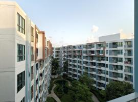 7 Floor - Centrio Condominium near Shopping Mall and Phuket Old Town, aluguel de temporada em Phuket