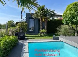 TINY-HOUSE mit Alpen- Stadt- und Poolblick , WLAN