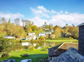 Florin Cottage, hotel with parking in Lerryn