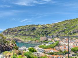 Baia Machico, a Home in Madeira, hotel with parking in Machico