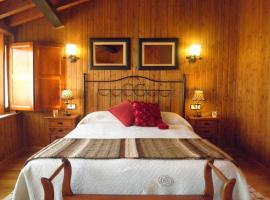 El Roble. Azagalla Rural、Casas del Abadのホットタブ付きホテル
