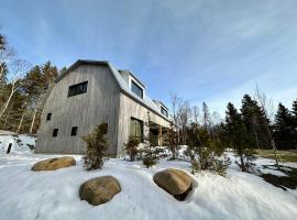 Villa Les Flots: Breathtaking view of St Lawrence, hotel in La Malbaie