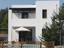 3 Bed Villa In Lardos Village, hotel in Lardos