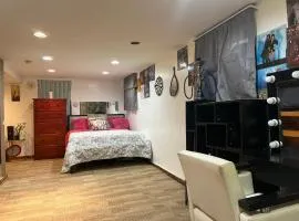 Garden Suite 30 Mins to NYC, Mins to EWR, Prudential Center, NJPACK