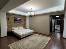 Lite Guest House, hotel di Bishkek