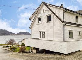 Lovely Apartment In Sandnes With House Sea View, feriebolig i Forsand