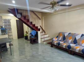 Affordable Home stay with 3 bedroom near CCLEX, cabaña o casa de campo en Dapitan