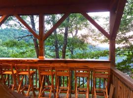 Mountain Bliss Chalet, hotel in Boone