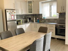 Aegean breeze apartment, hotel a Càrpatos