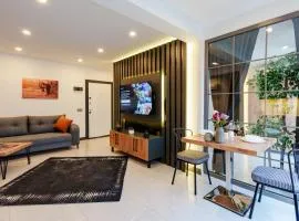 Mrt Suites Lara、アンタルヤのビーチ周辺のバケーションレンタル