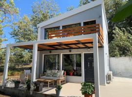 Stream House - Luxury living next to the river, ξενοδοχείο που δέχεται κατοικίδια στη Σαμοθράκη
